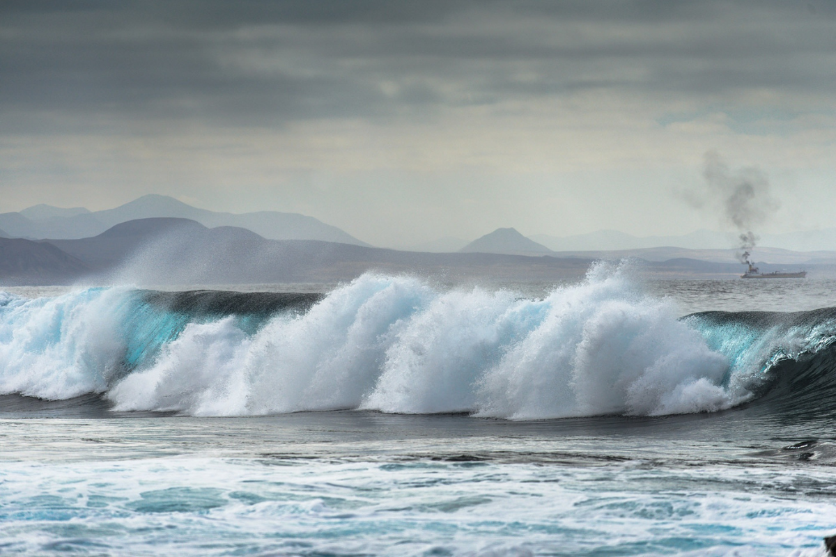 Surf Lesson in La pared - La wave surf canarias